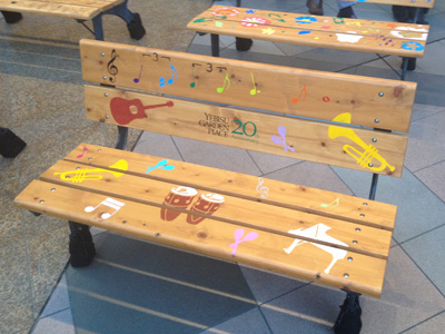 完成したベンチ。