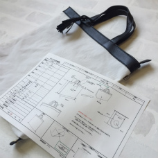 手持ちのバッグをリデザイン
デザイナーに学ぶバッグデザイン画